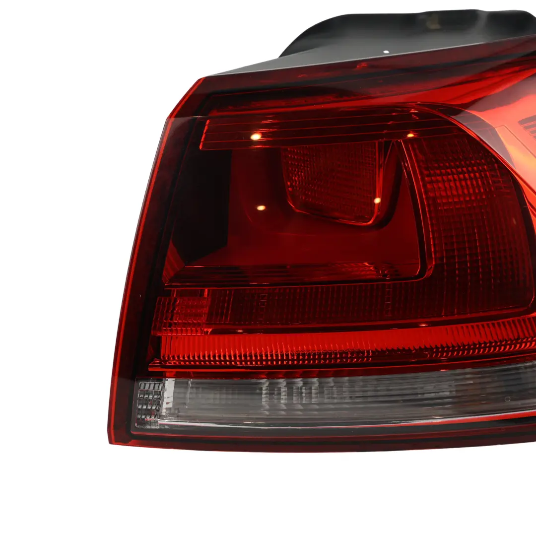 VW Volkswagen Golf Mk7 Feu Arrière Extérieur Droit - SKU 5G0945096M - Numéro de pièce 5G0945096M