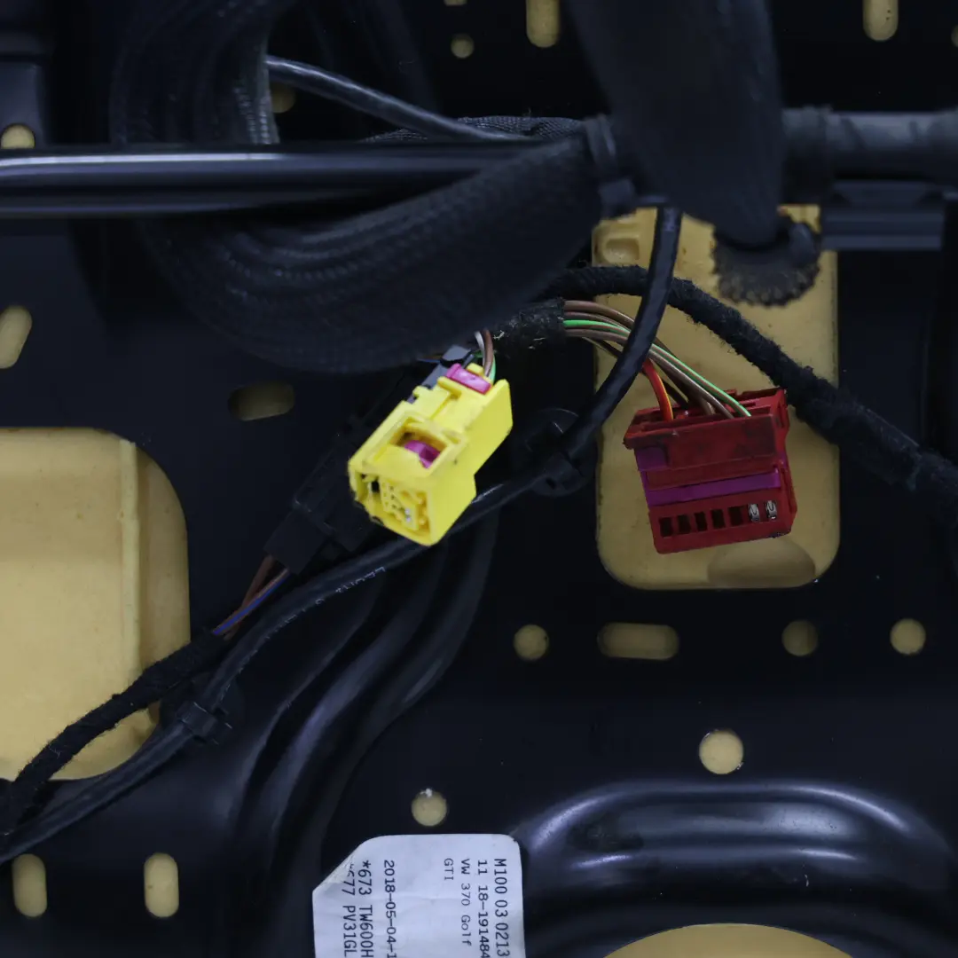 5D Vordersitz Leder Beheizt Titan Schwarz Rechts für Volkswagen Golf Mk7 GTI mit Teilenummer 5G4881806KB Volkswagen Golf Mk7 GTI 5D Vordersitz Leder Beheizt Titan Schwarz Rechts - SKU 5G4881806KB-1 - Teilenummer 5G4881806KB