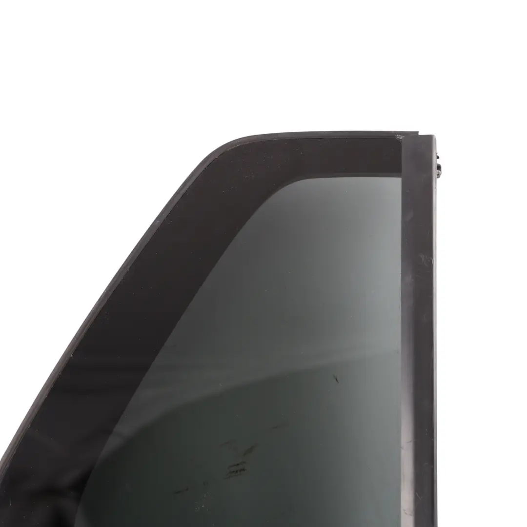 5G Vetro Finestrino Quarto Posteriore Oscurato Dx per Volkswagen Golf GTI con numero di parte 5G6845214F Volkswagen Golf GTI 5G Vetro Finestrino Quarto Posteriore Oscurato Dx - SKU 5G6845214F - Numero di parte 5G6845214F