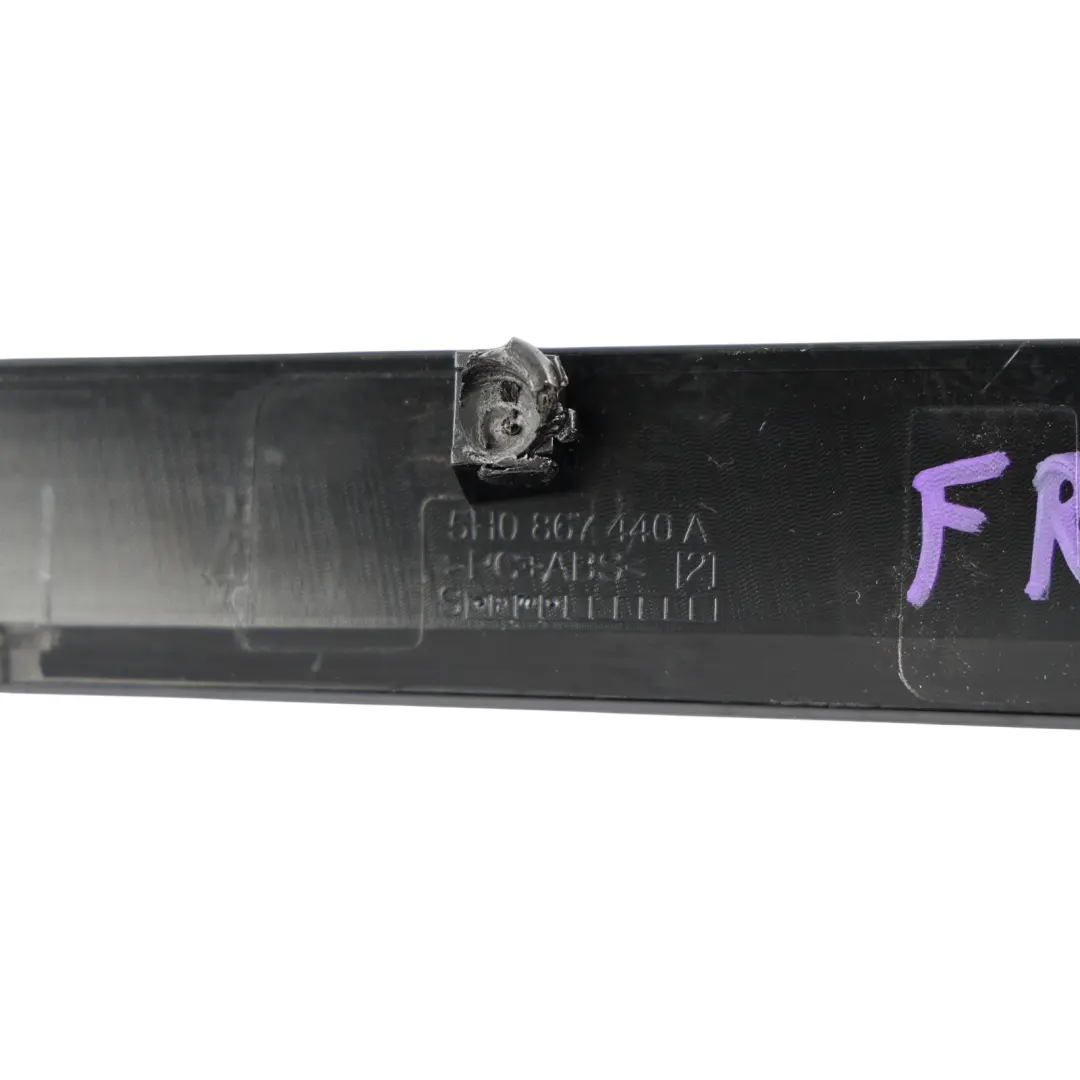 Mk8 GTI Moldura Puerta Delantera Derecha para Volkswagen Golf con número de pieza 5H0867440A Volkswagen Golf Mk8 GTI Moldura Puerta Delantera Derecha - SKU 5H0867440A - Número de pieza 5H0867440A