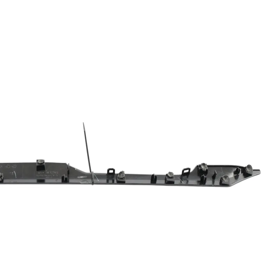 Mk8 GTI Moldura Puerta Delantera Derecha para Volkswagen Golf con número de pieza 5H0867440A Volkswagen Golf Mk8 GTI Moldura Puerta Delantera Derecha - SKU 5H0867440A - Número de pieza 5H0867440A