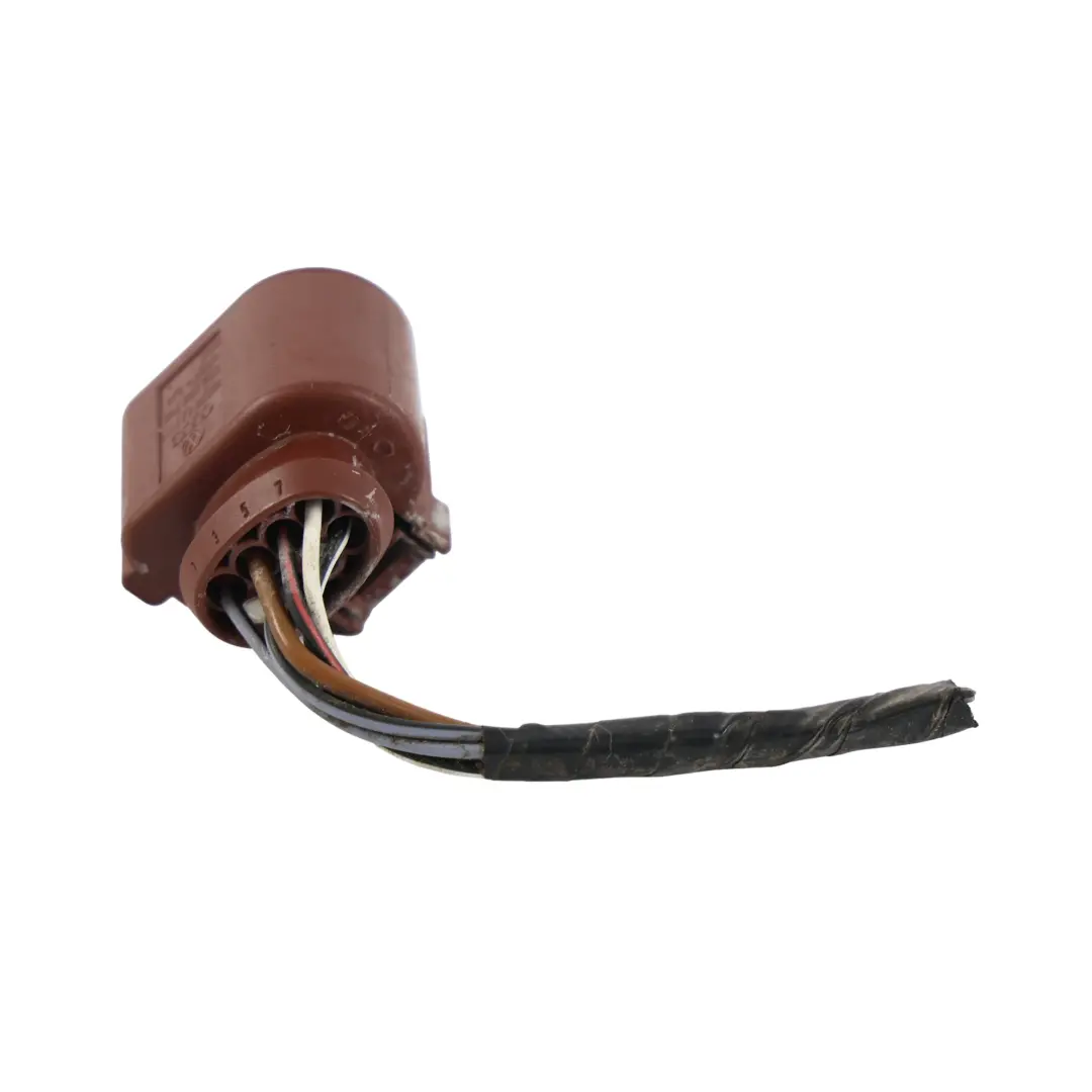 Feu Arrière Prise Câble Connecteur Gauche pour Volkswagen Golf GTI CD1 à propos du numéro de pièce 5H0945207A Volkswagen Golf GTI CD1 Feu Arrière Prise Câble Connecteur Gauche - SKU 5H0945207A-2 - Numéro de pièce 5H0945207A