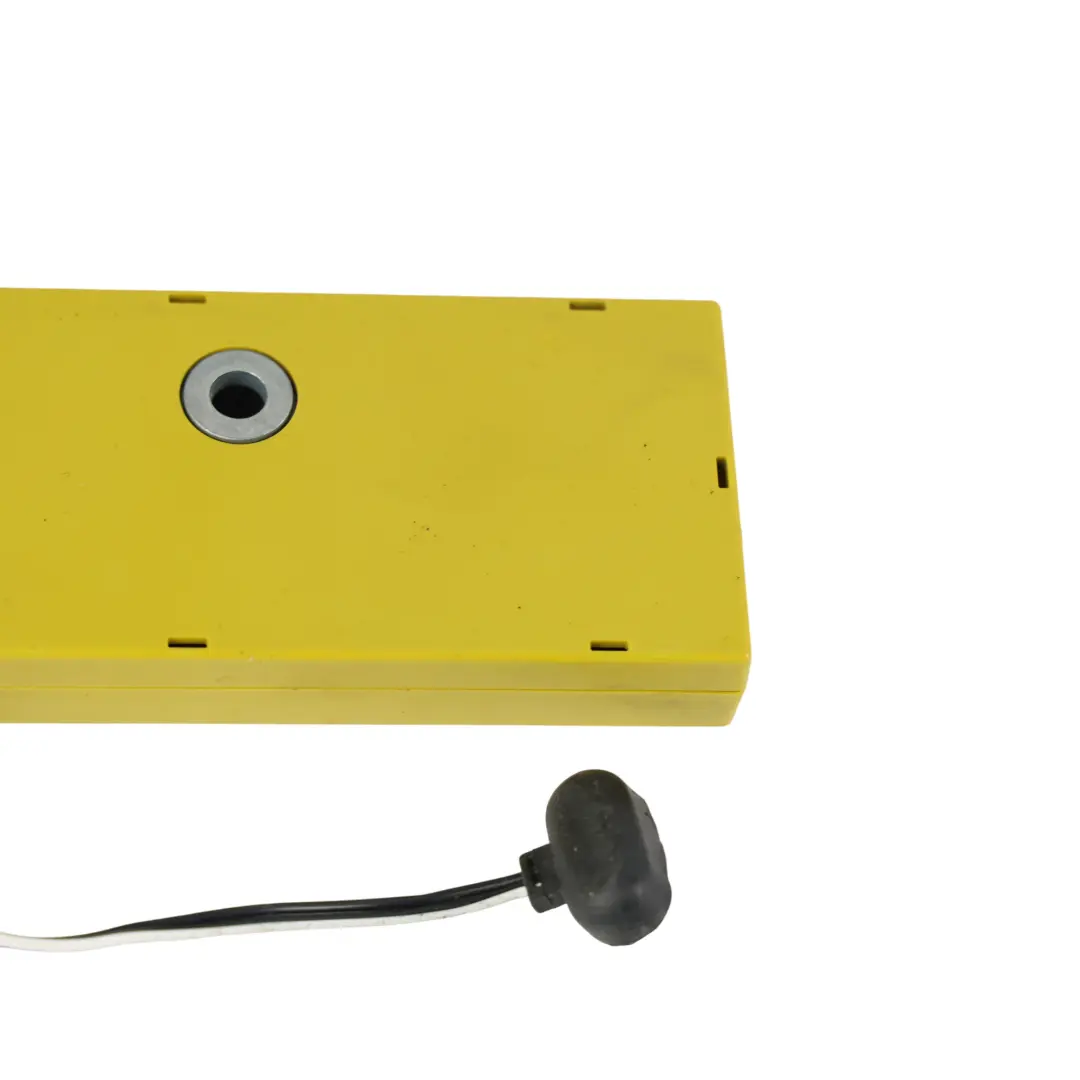 Wzmacniacz Antenowy Sygnału do Land Rover Discovery 3 L319 o numerze 5H22-18K891-KA Land Rover Discovery 3 L319 Wzmacniacz Antenowy Sygnału - SKU 5H22-18K891-KA - Numer Części 5H22-18K891-KA