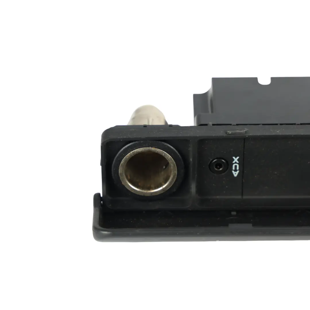 Land Rover Discovery 3 L319 Ciggaret Lighter Aux Outlet Socket - SKU 5H22-19C065-AA - Part number 5H22-19C065-AA