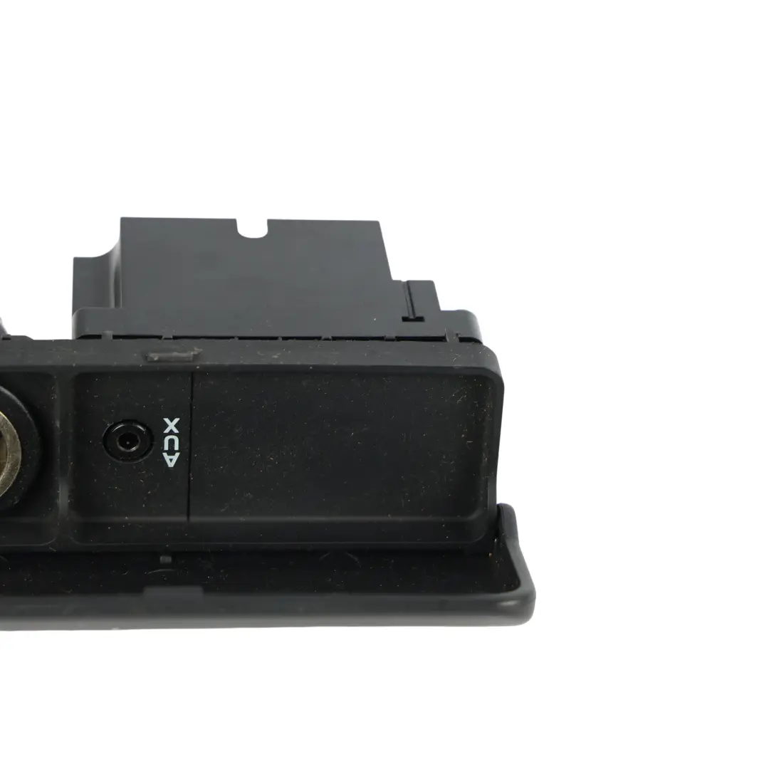 Land Rover Discovery 3 L319 Ciggaret Lighter Aux Outlet Socket - SKU 5H22-19C065-AA - Part number 5H22-19C065-AA