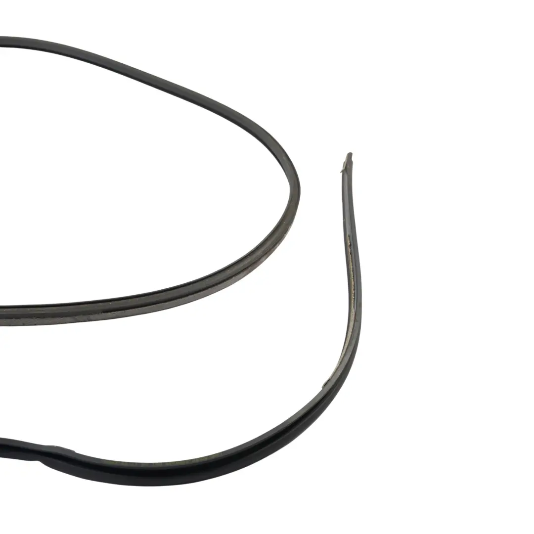 Uszczelka Drzwi Prawy Przód do Land Rover Sport L320 o numerze 5H22-51134-A Land Rover Sport L320 Uszczelka Drzwi Prawy Przód - SKU 5H22-51134-A - Numer Części 5H22-51134-A