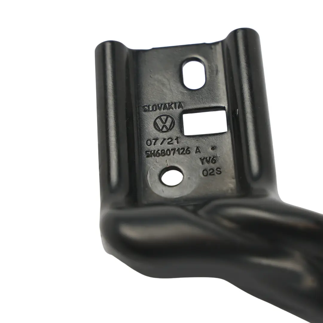 Mk8 CD1 Support Fixation Pare-Chocs Arrière Droit pour Volkswagen Golf à propos du numéro de pièce 5H6807126A Volkswagen Golf Mk8 CD1 Support Fixation Pare-Chocs Arrière Droit - SKU 5H6807126A - Numéro de pièce 5H6807126A