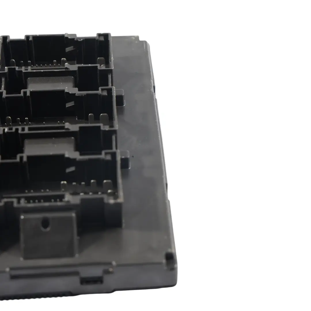 Mk3 Tiguan 5N Moduł Sterowania BCM 2.0 TDI do Volkswagen Scirocco o numerze 5K0937086T Volkswagen Scirocco Mk3 Tiguan 5N Moduł Sterowania BCM 2.0 TDI - SKU 5K0937086T - Numer Części 5K0937086T