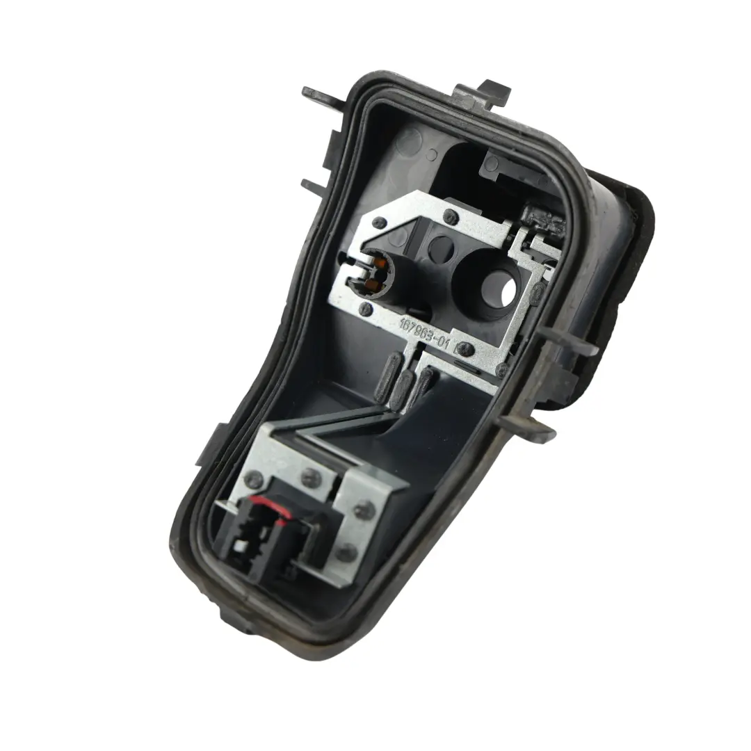 MK6 5K Portalampada Fanale Posteriore Sinistro per Volkswagen Golf con numero di parte 5K0945257 Volkswagen Golf MK6 5K Portalampada Fanale Posteriore Sinistro - SKU 5K0945257 - Numero di parte 5K0945257