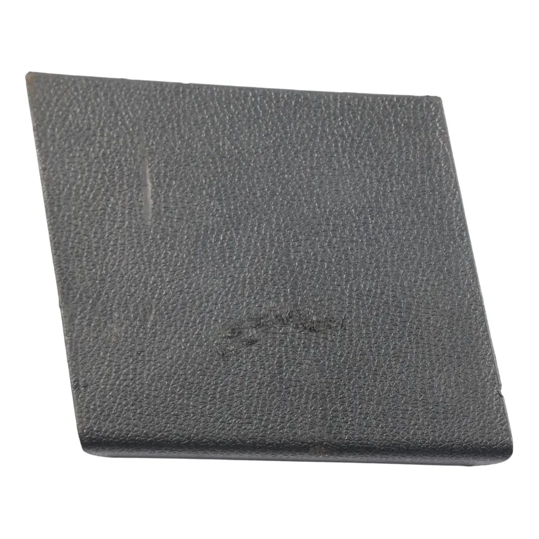 Mk6 Osłona Klapy Bagażnika Lewa Czarna do Volkswagen Golf o numerze 5K6867657 Volkswagen Golf Mk6 Osłona Klapy Bagażnika Lewa Czarna - SKU 5K6867657 - Numer Części 5K6867657