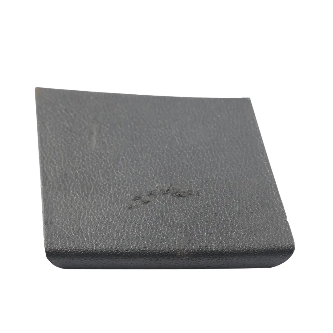 MK6 Tapa Inspección Portón Trasero Izquierda Negro para Volkswagen Golf con número de pieza 5K6867657 Volkswagen Golf MK6 Tapa Inspección Portón Trasero Izquierda Negro - SKU 5K6867657 - Número de pieza 5K6867657