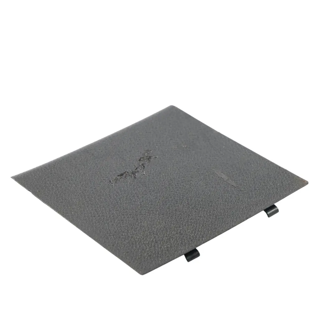 MK6 Tapa Inspección Portón Trasero Izquierda Negro para Volkswagen Golf con número de pieza 5K6867657 Volkswagen Golf MK6 Tapa Inspección Portón Trasero Izquierda Negro - SKU 5K6867657 - Número de pieza 5K6867657