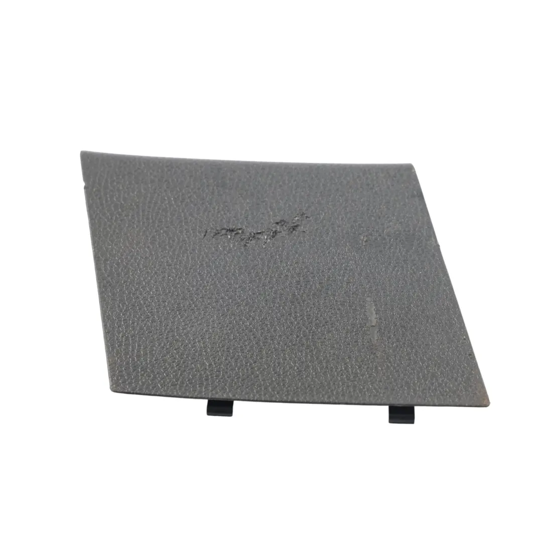 Volkswagen Golf Mk6 Osłona Klapy Bagażnika Lewa Czarna - SKU 5K6867657 - Numer Części 5K6867657