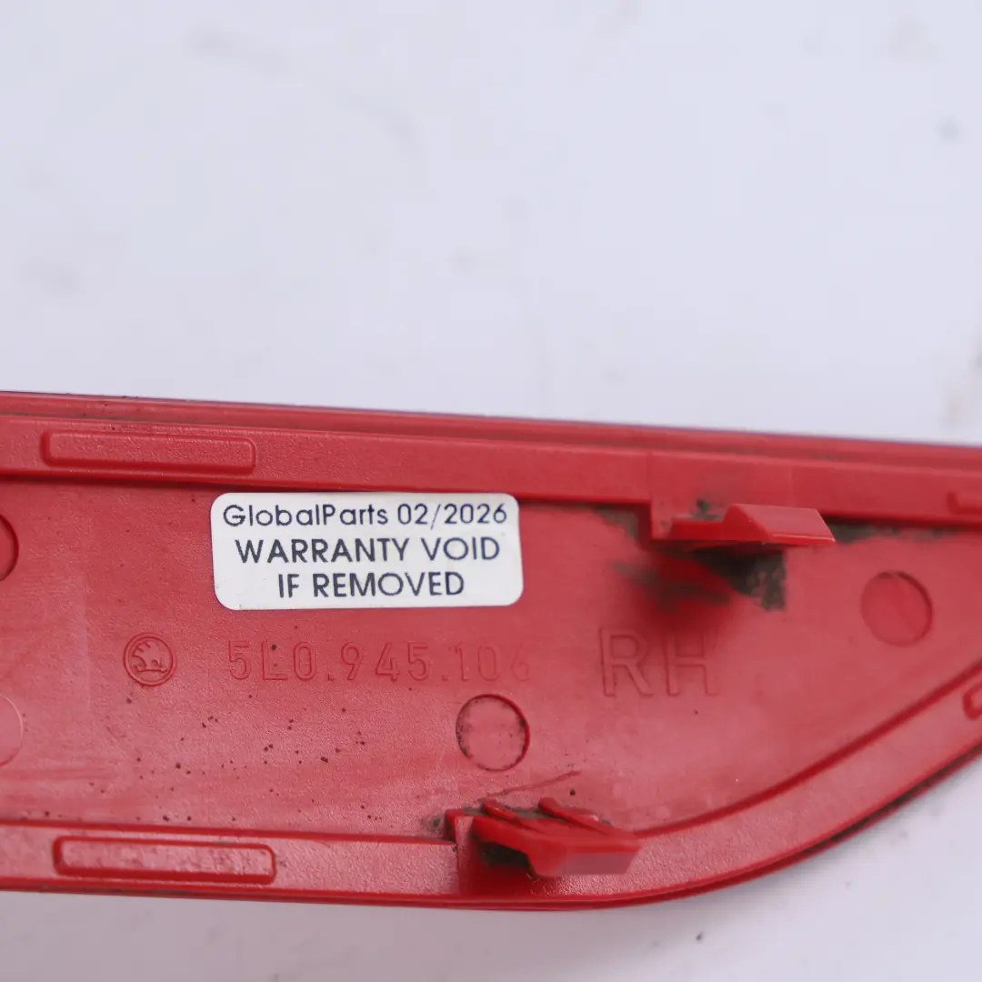 Odblask Zderzaka Tył Prawo do Skoda Yeti 5L o numerze 5L0945106 Skoda Yeti 5L Odblask Zderzaka Tył Prawo - SKU 5L0945106 - Numer Części 5L0945106
