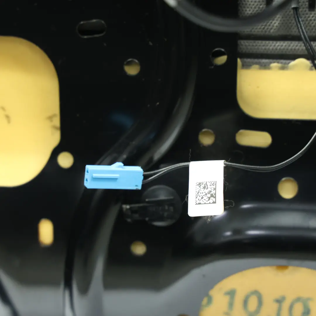 Przedni Fotel Siedzenie Materiałowy Lewy Przód do Skoda Yeti 5L o numerze 5L6881021A Skoda Yeti 5L Przedni Fotel Siedzenie Materiałowy Lewy Przód - SKU 5L6881021A - Numer Części 5L6881021A