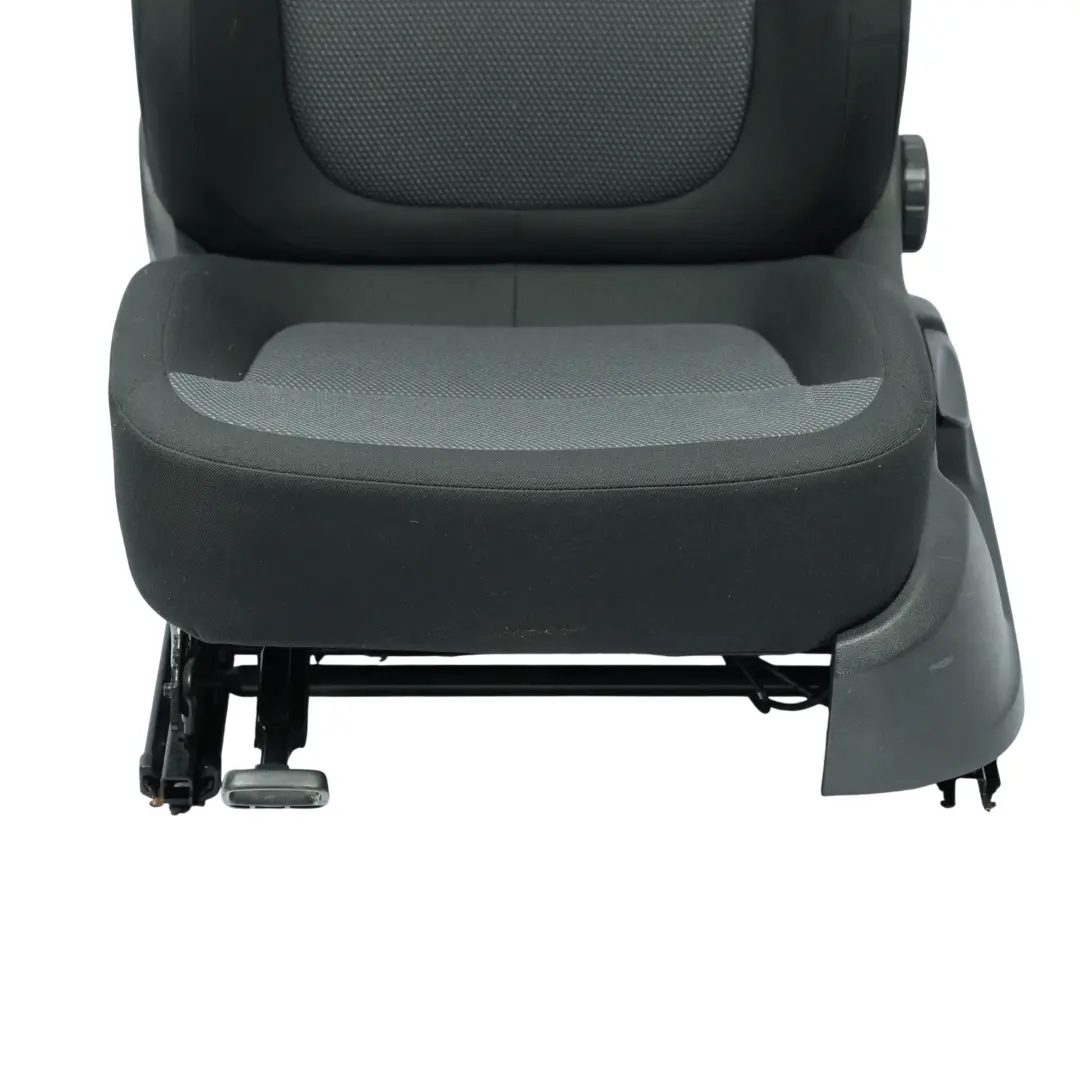 Siège Avant Gauche Tissu pour Skoda Yeti 5L à propos du numéro de pièce 5L6881021A Skoda Yeti 5L Siège Avant Gauche Tissu - SKU 5L6881021A - Numéro de pièce 5L6881021A