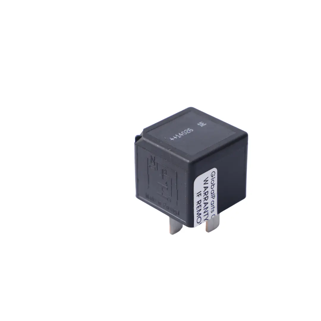 Relè 4 Poli Nero 12V 40A FOMOCO per Land Rover Freelander L359 con numero di parte 5M5T-14B192-DA Land Rover Freelander L359 Relè 4 Poli Nero 12V 40A FOMOCO - SKU 5M5T-14B192-DA - Numero di parte 5M5T-14B192-DA