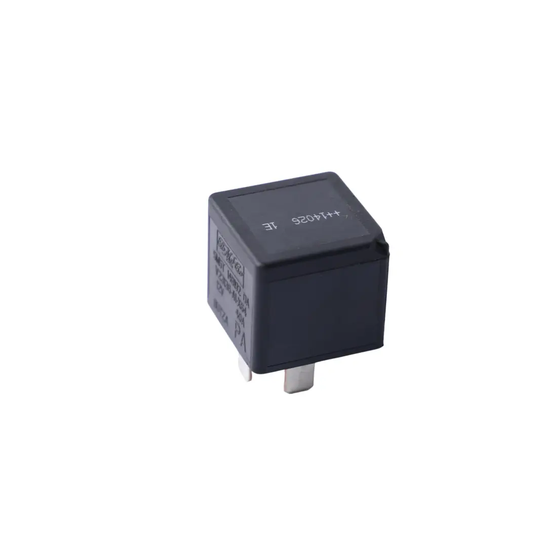 Relè 4 Poli Nero 12V 40A FOMOCO per Land Rover Freelander L359 con numero di parte 5M5T-14B192-DA Land Rover Freelander L359 Relè 4 Poli Nero 12V 40A FOMOCO - SKU 5M5T-14B192-DA - Numero di parte 5M5T-14B192-DA
