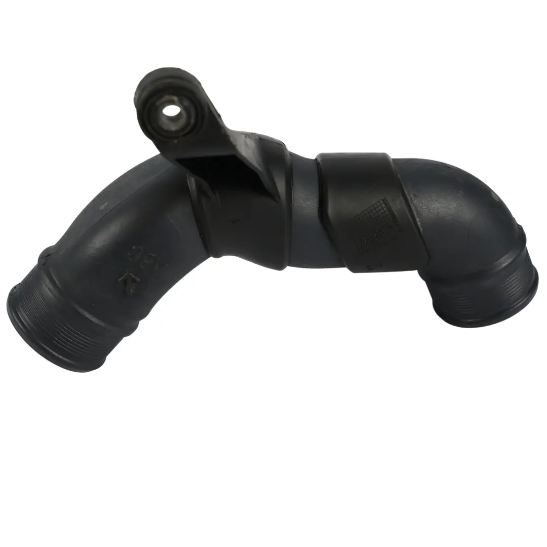 Rura Powietrza Intercoolera Łącznik do Audi Q3 8U 2.0 TDI o numerze 5N0145762BT Audi Q3 8U 2.0 TDI Rura Powietrza Intercoolera Łącznik - SKU 5N0145762BT - Numer Części 5N0145762BT