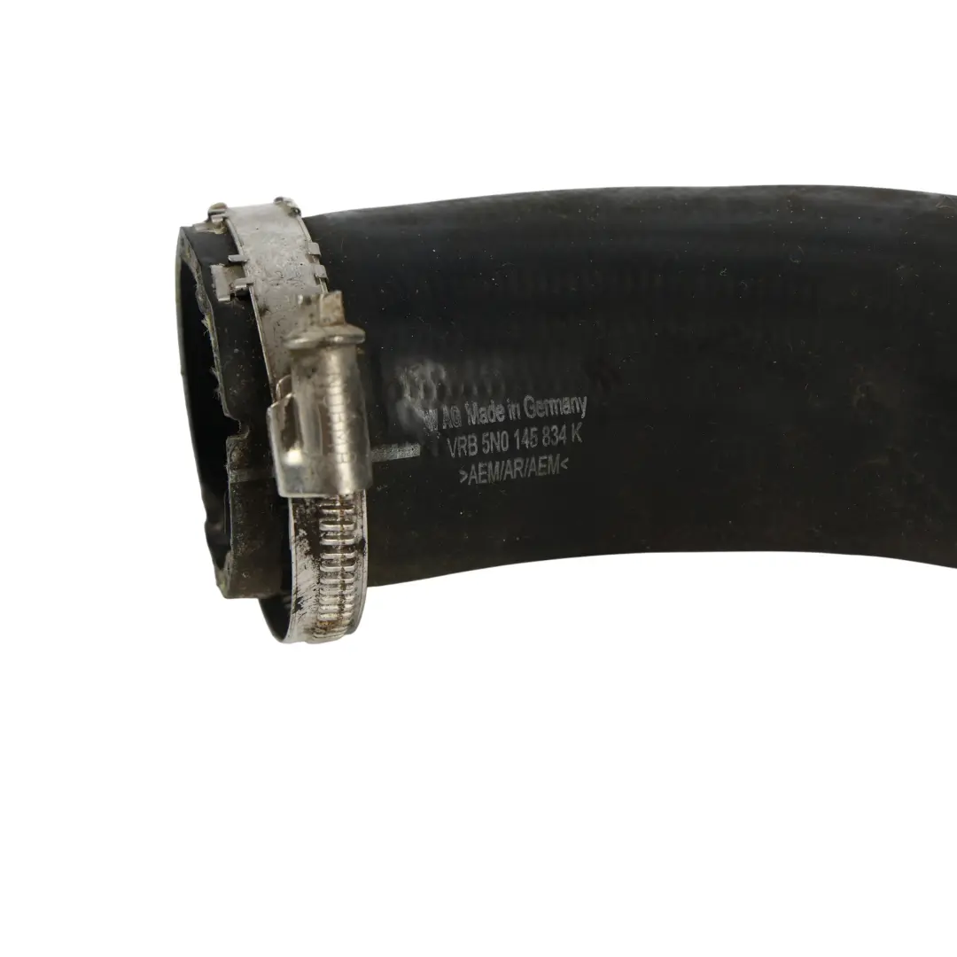 Ladeluft Kühler Druck Rohr Schlauch Leitung 2.0 TDI für Audi Q3 8U mit Teilenummer 5N0145834K Audi Q3 8U Ladeluft Kühler Druck Rohr Schlauch Leitung 2.0 TDI - SKU 5N0145834K - Teilenummer 5N0145834K