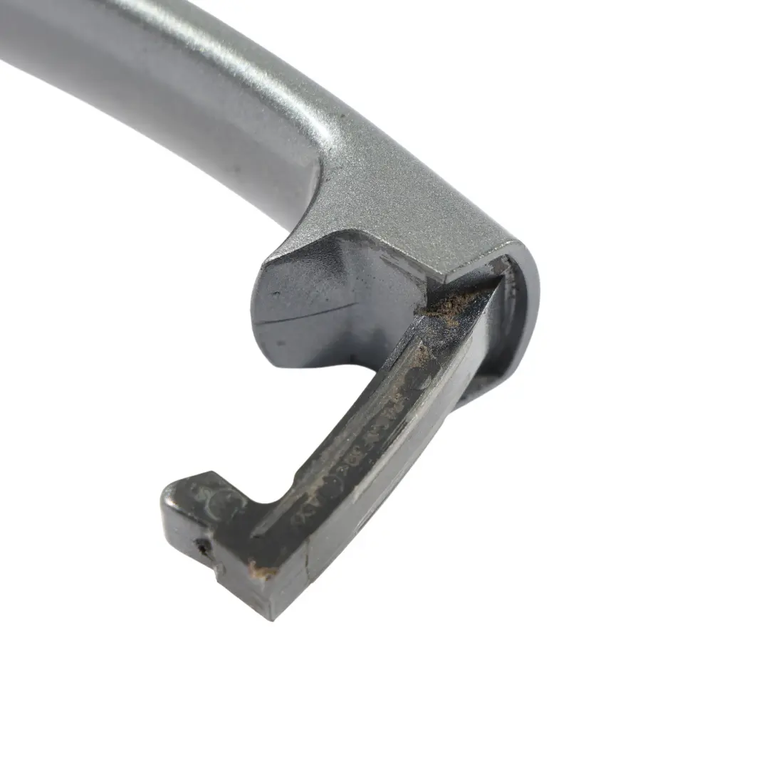 Maniglia Anteriore Posteriore Sinistra Destra Grigio Platino D7X per VW Jetta A6 con numero di parte 5N0837205M-PLG VW Jetta A6 Maniglia Anteriore Posteriore Sinistra Destra Grigio Platino D7X - SKU 5N0837205M-PLG - Numero di parte 5N0837205M-PLG