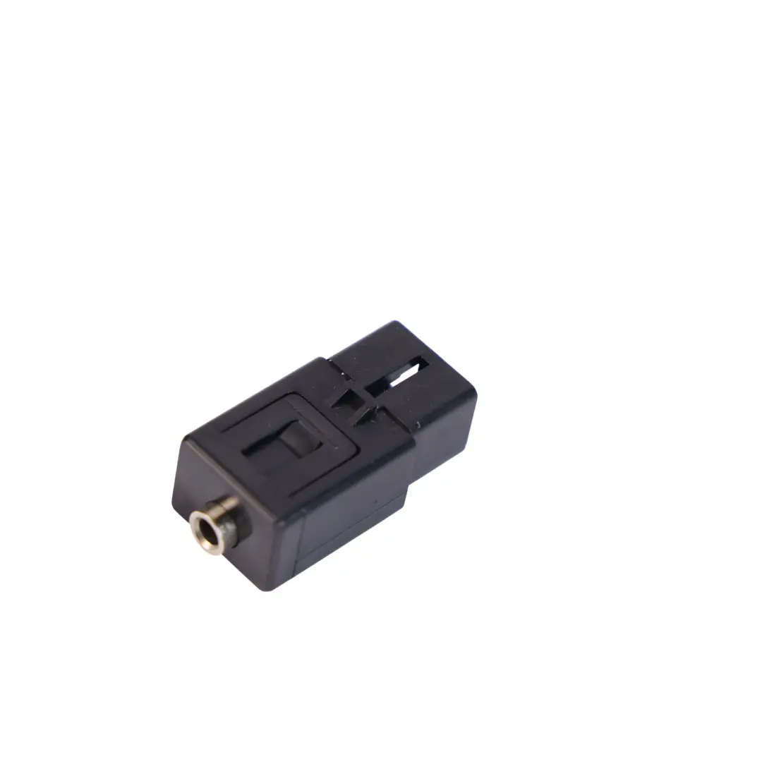 AUX Anschluss Steckdose für Skoda Octavia 5E VW Tiguan Transporter mit Teilenummer 5Q0035724 Skoda Octavia 5E VW Tiguan Transporter AUX Anschluss Steckdose - SKU 5Q0035724-1 - Teilenummer 5Q0035724