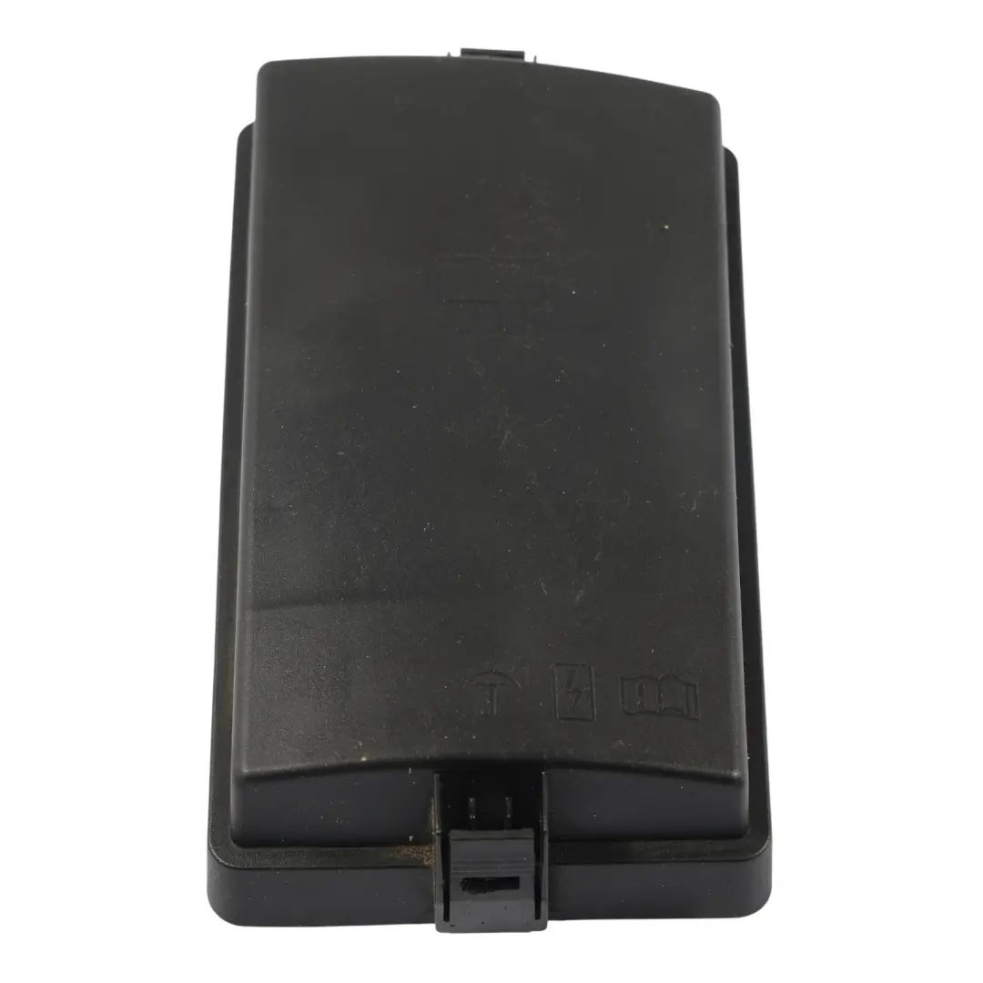 Mk3 3V Tapa De La Caja De Fusibles Panel Superior para Skoda Superb con número de pieza 5Q0937132B Skoda Superb Mk3 3V Tapa De La Caja De Fusibles Panel Superior - SKU 5Q0937132B - Número de pieza 5Q0937132B