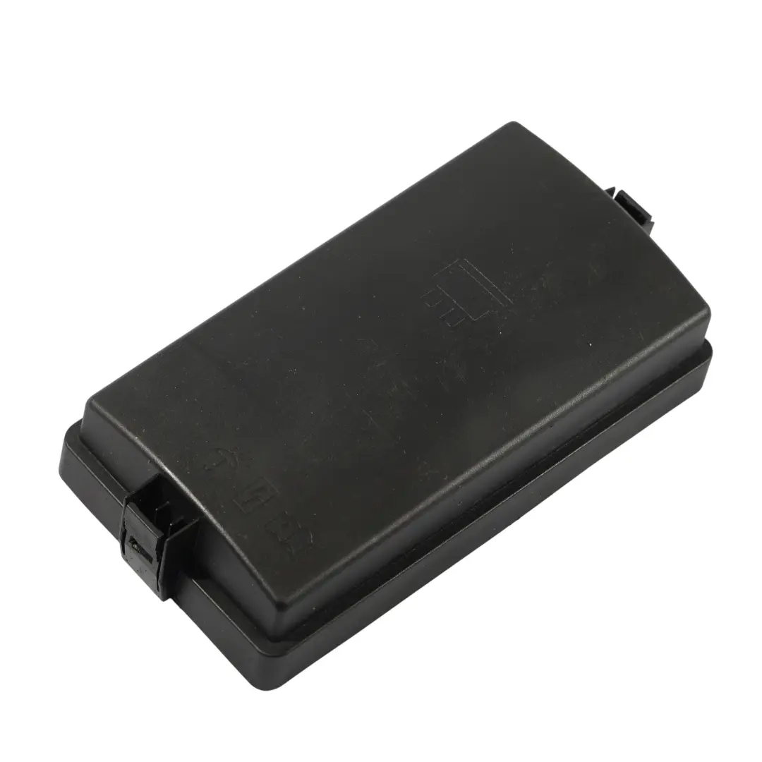 Mk3 3V Scatola Fusibili Coperchio Pannello Superiore per Skoda Superb con numero di parte 5Q0937132B Skoda Superb Mk3 3V Scatola Fusibili Coperchio Pannello Superiore - SKU 5Q0937132B - Numero di parte 5Q0937132B