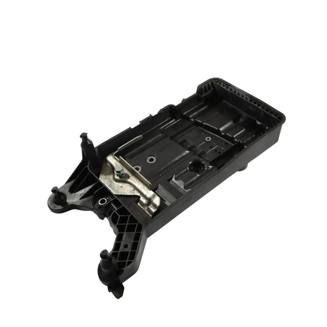 Audi Q3 F3 Podstawa Obudowa Uchwyt Akumulatora 5QF915325B - SKU 5QF915331C - Numer Części 5QF915331C