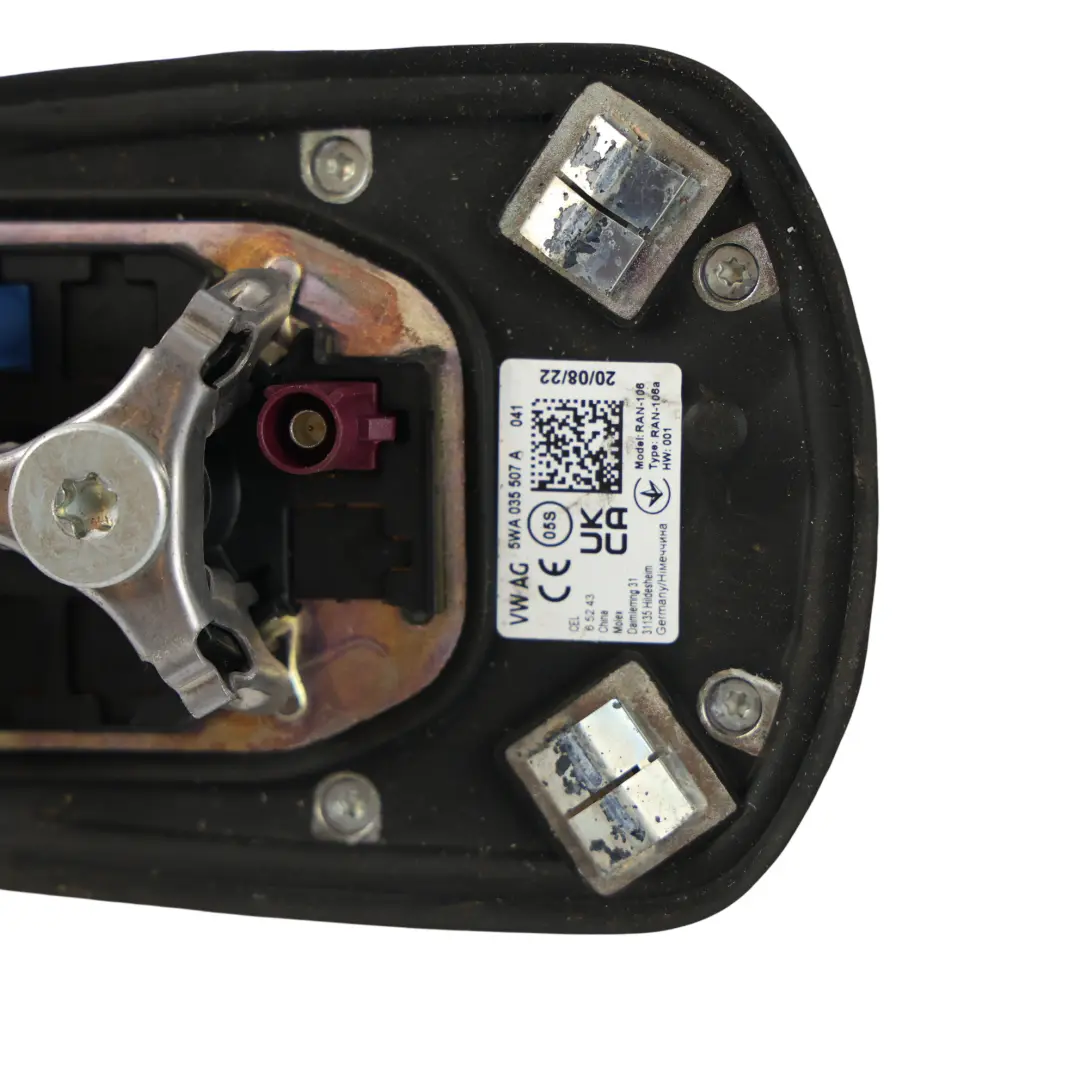 Mk4 NX Antena Dachowa Dachu Rekin Płetwa Czarna do Skoda Octavia o numerze 5WA035507A Skoda Octavia Mk4 NX Antena Dachowa Dachu Rekin Płetwa Czarna - SKU 5WA035507A - Numer Części 5WA035507A