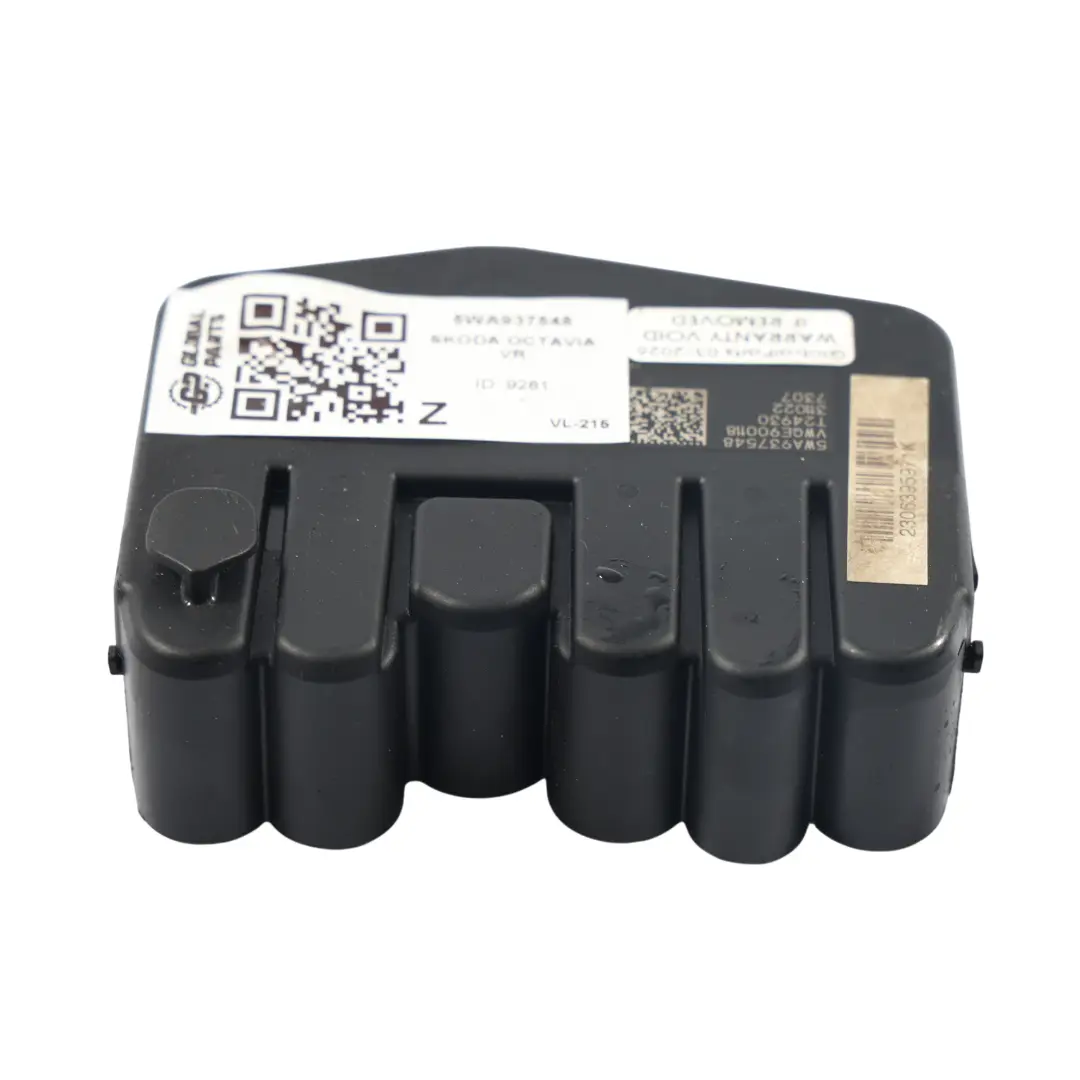 8Y Skoda Octavia Mk4 VRS Skrzynka Bezpieczników do Audi A3 o numerze 5WA937548 Audi A3 8Y Skoda Octavia Mk4 VRS Skrzynka Bezpieczników - SKU 5WA937548 - Numer Części 5WA937548