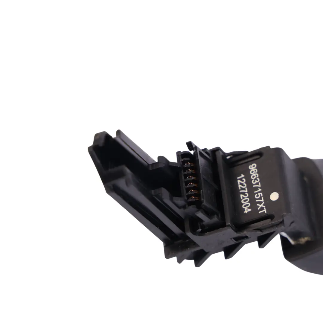 Cruise Control Button Switch Stalk Regulator 96637157XT to Peugeot 308 T7 with Part number 6242Z8 Peugeot 308 T7 Cruise Control Button Switch Stalk Regulator 96637157XT - SKU 6242Z8 - Part number 6242Z8