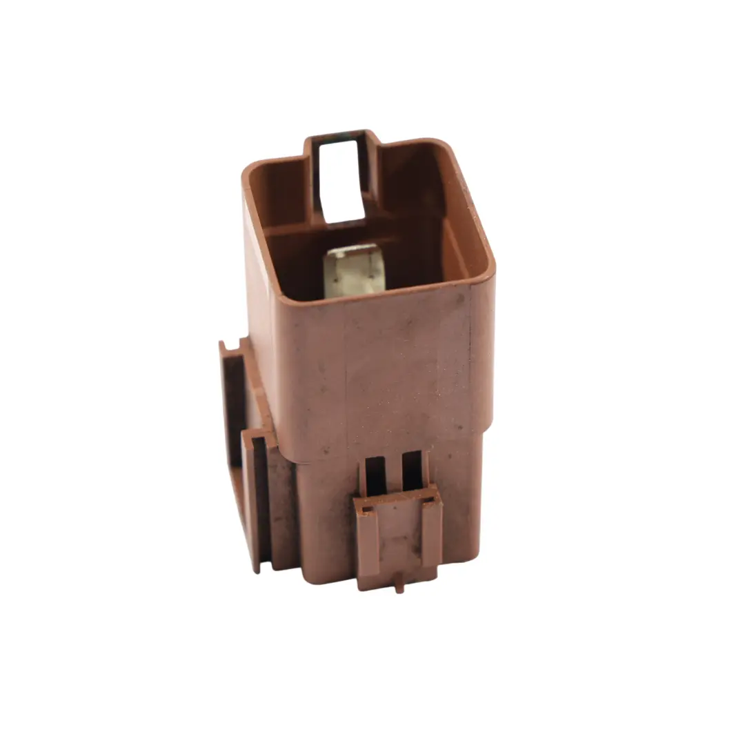 Unidad De Control Del Relé Ventilador Refrigerante Omron 250030 para Peugeot 308 T7 con número de pieza 6545XF Peugeot 308 T7 Unidad De Control Del Relé Ventilador Refrigerante Omron 250030 - SKU 6545XF - Número de pieza 6545XF