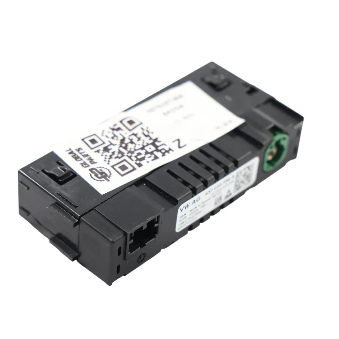 Garniture Rangement Prise Chargement USB-C pour Skoda Octavia IV à propos du numéro de pièce 657035736A Skoda Octavia IV Garniture Rangement Prise Chargement USB-C - SKU 657035736A - Numéro de pièce 657035736A