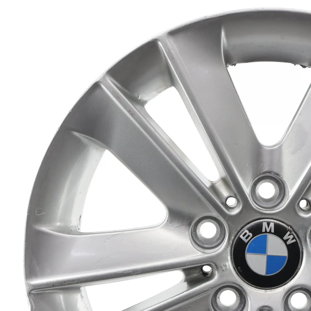 Felga Aluminiowa Srebrna 17" V-Spoke 141 ET:47 7J 6762888 do BMW E81 E87 o numerze 6775621 BMW E81 E87 Felga Aluminiowa Srebrna 17" V-Spoke 141 ET:47 7J 6762888 - SKU 6762888-1 - Numer Części 6775621