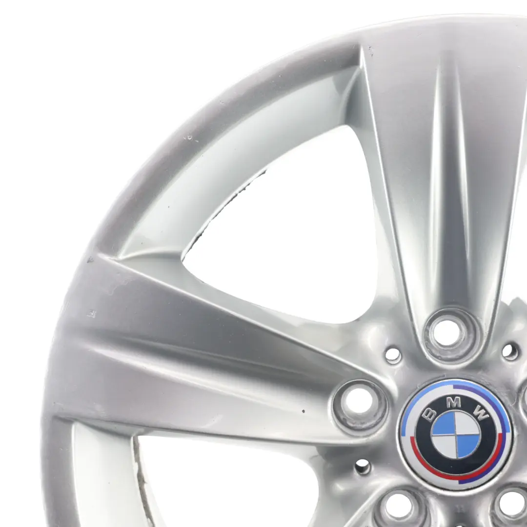 Frontale Cerchio AlluMini o Alufelge 18 " Raggi a Stella 189 8J per BMW E90 E91 E92 con numero di parte 6768858 BMW E90 E91 E92 Frontale Cerchio AlluMini o Alufelge 18 " Raggi a Stella 189 8J - SKU 6768858-4 - Numero di parte 6768858