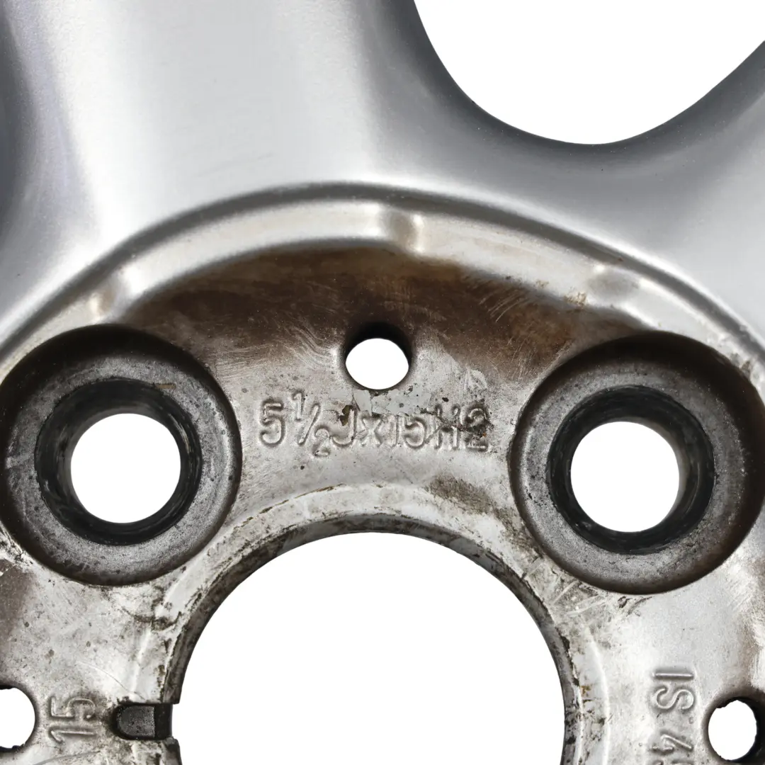 Srebrna Felga Aluminiowa 15" 5,5J ET:45 do Mini Cooper One R50 R56 o numerze 6769405 Mini Cooper One R50 R56 Srebrna Felga Aluminiowa 15" 5,5J ET:45 - SKU 6769405-5 - Numer Części 6769405