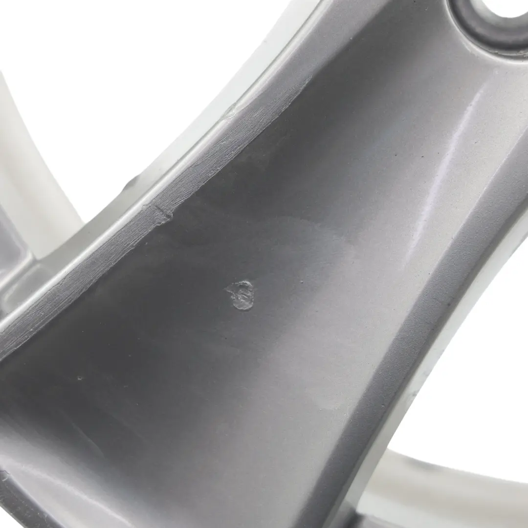 Silberne Leichtmetallfelge 18" ET:46 8.5J Sternspeiche 209 für BMW X5 E70 mit Teilenummer 6770200 BMW X5 E70 Silberne Leichtmetallfelge 18" ET:46 8.5J Sternspeiche 209 - SKU 6770200-2 - Teilenummer 6770200