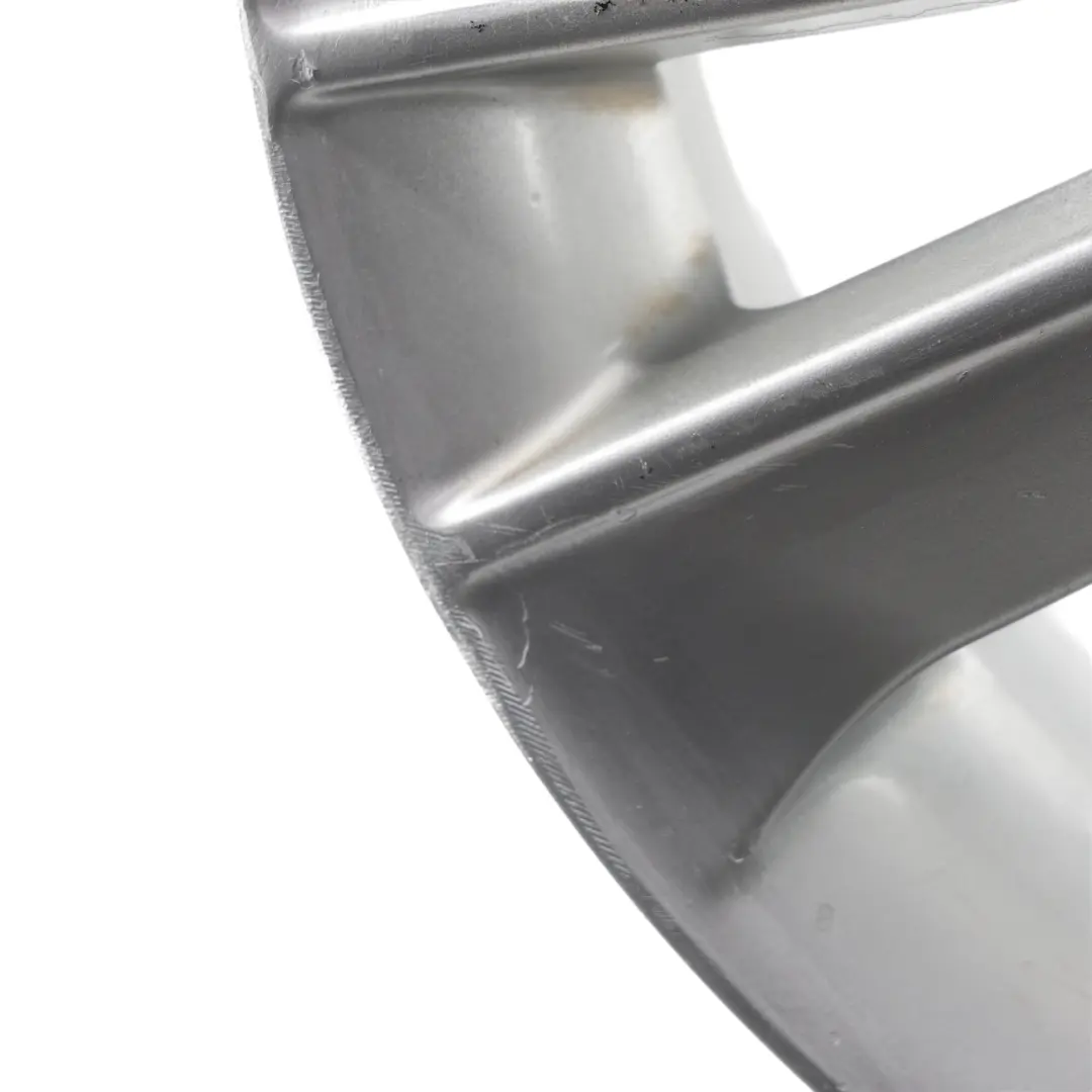 Felga Aluminiowa Srebrna 17" 7J do BMW E81 E87 o numerze 6775621 BMW E81 E87 Felga Aluminiowa Srebrna 17" 7J - SKU 6775621-2 - Numer Części 6775621
