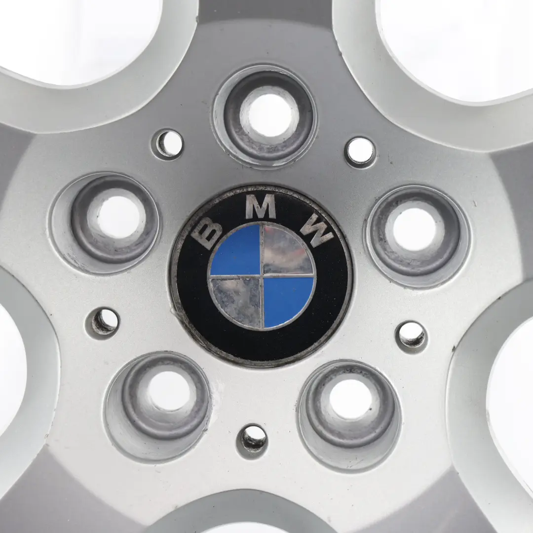 AlluMini o Cerchione IN Lega 17" Raggi a Stella 243 7,5J Et per BMW E60 E61 con numero di parte 6777346 BMW E60 E61 AlluMini o Cerchione IN Lega 17" Raggi a Stella 243 7,5J Et - SKU 6777346-4 - Numero di parte 6777346