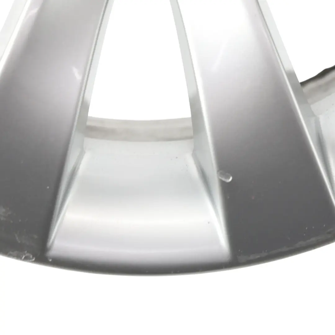 Cerchio ruota in lega 17" radiale 244 ET:20 7,5J per BMW Serie 5 E60 E61 con numero di parte 6777347 BMW Serie 5 E60 E61 Cerchio ruota in lega 17" radiale 244 ET:20 7,5J - SKU 6777347-2 - Numero di parte 6777347