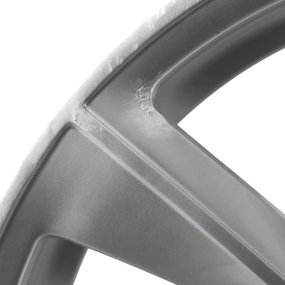 Jante En Alliage Argentée 18" 8J ET:20 Style 247 pour BMW E60 E61 à propos du numéro de pièce 6777350 BMW E60 E61 Jante En Alliage Argentée 18" 8J ET:20 Style 247 - SKU 6777350-1 - Numéro de pièce 6777350