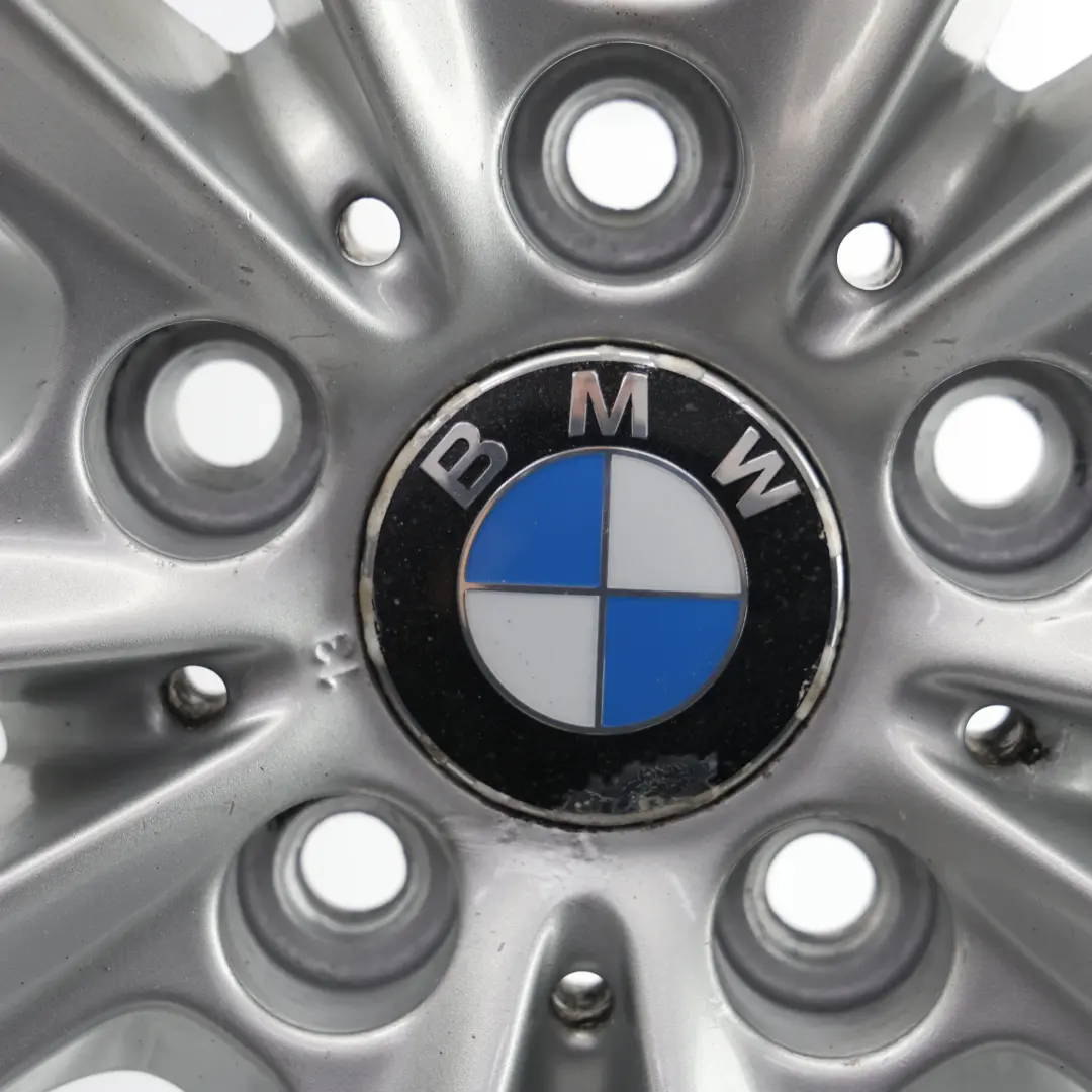 Alu Felge Alufelge 17" V-Speiche 236 8J ET:30 für BMW F10 F11 F12 mit Teilenummer 6780720 BMW F10 F11 F12 Alu Felge Alufelge 17" V-Speiche 236 8J ET:30 - SKU 6780720-1 - Teilenummer 6780720