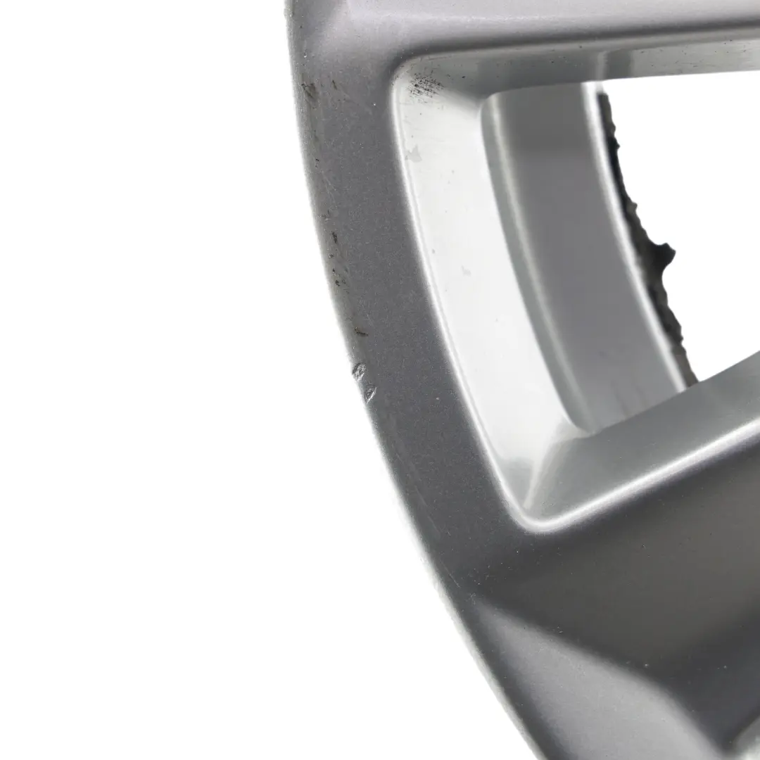 Cerchio In Lega BMW F10 F11 F12 Da 17" Con Raggi A V 236 8J ET:30 per con numero di parte 6780720 Cerchio In Lega BMW F10 F11 F12 Da 17" Con Raggi A V 236 8J ET:30 - SKU 6780720-1 - Numero di parte 6780720