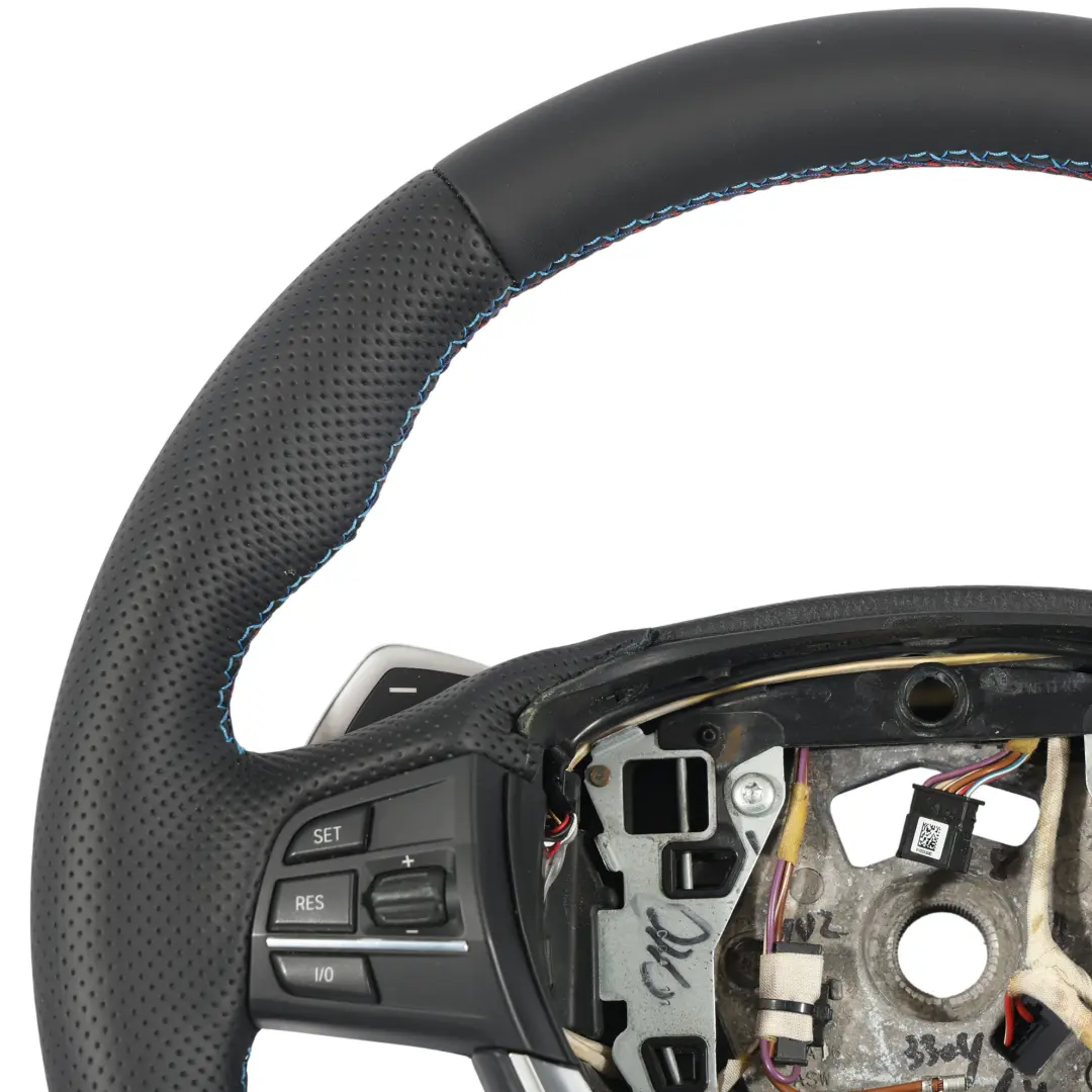 Kierownica NOWA Czarna Skóra Sport Grzana do BMW F07 GT F10 F11 F12 o numerze 6792424 BMW F07 GT F10 F11 F12 Kierownica NOWA Czarna Skóra Sport Grzana - SKU 6792424-1 - Numer Części 6792424
