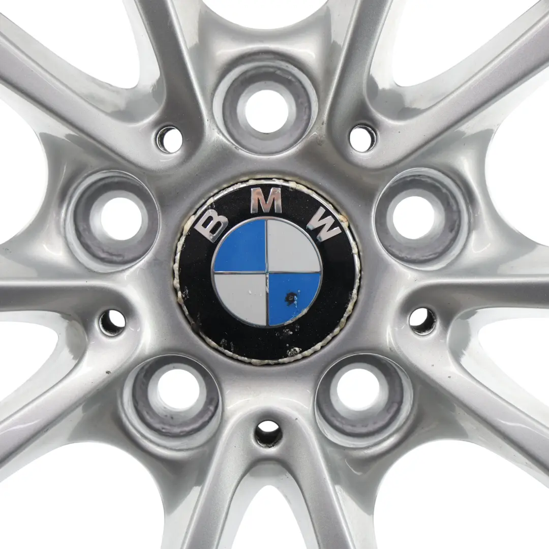 Jante Alliage Argent 16" 7J ET:31 V-spoke 390 pour BMW F30 F31 F36 à propos du numéro de pièce 6796236 BMW F30 F31 F36 Jante Alliage Argent 16" 7J ET:31 V-spoke 390 - SKU 6796236-1 - Numéro de pièce 6796236