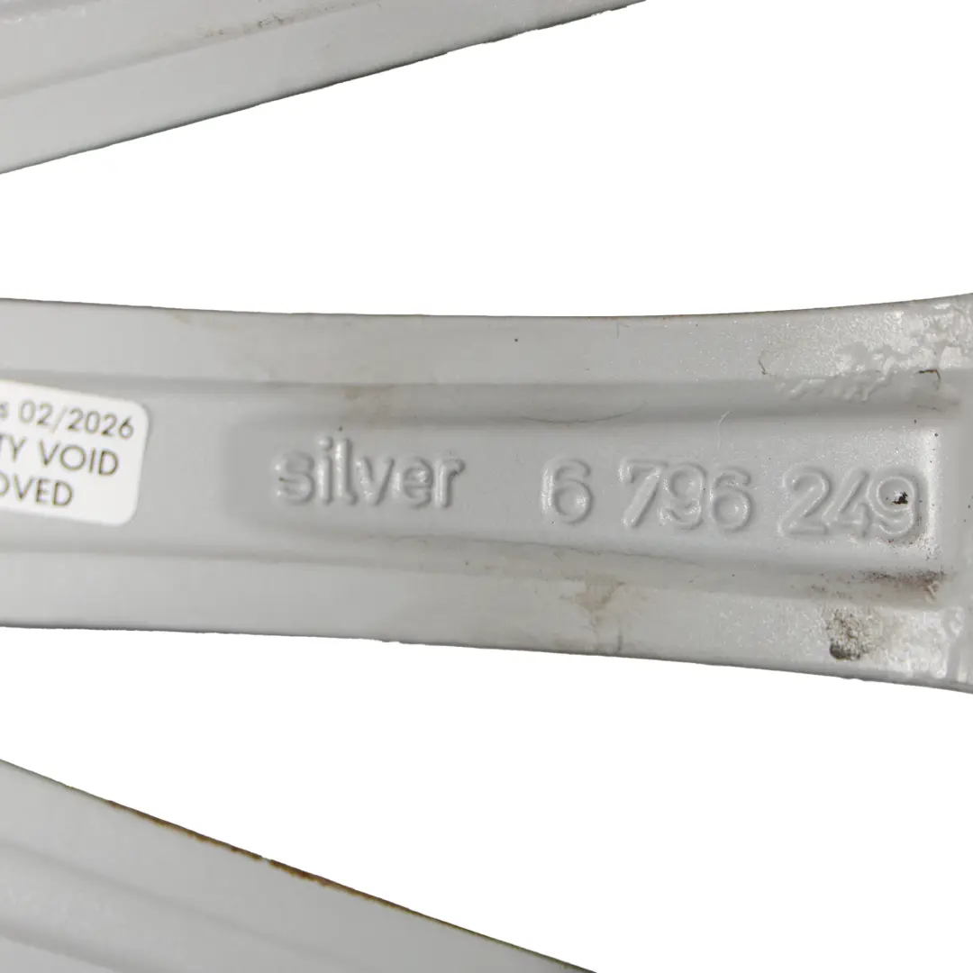 Silber Alu Felge Alufelge 18" Vielspeiche 416 8J ET:34 für BMW F30 F31 F32 mit Teilenummer 6796249 BMW F30 F31 F32 Silber Alu Felge Alufelge 18" Vielspeiche 416 8J ET:34 - SKU 6796249-1 - Teilenummer 6796249