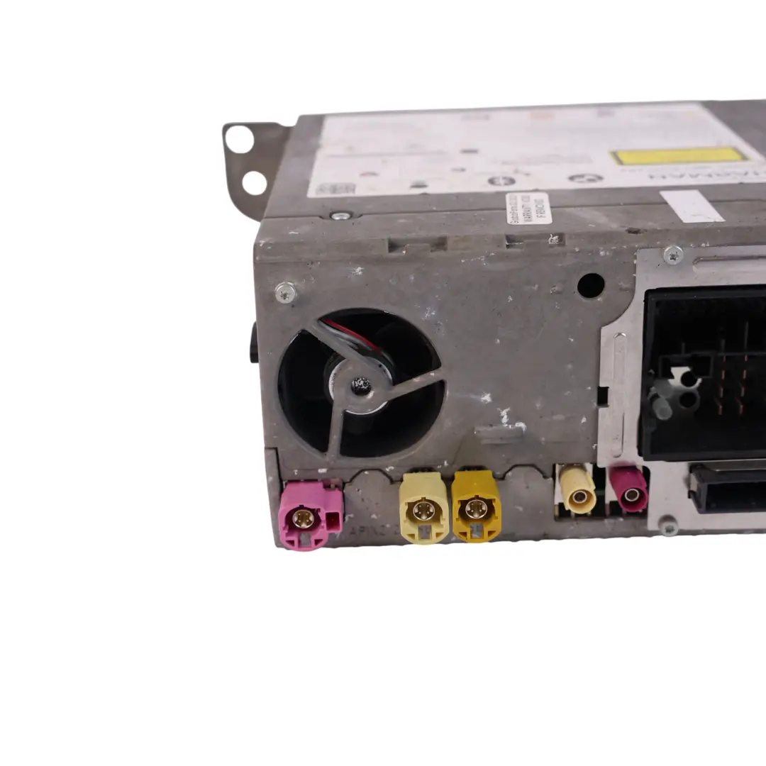 Radio Nawigacja DAB High do Mini Cooper F55 F56 o numerze 6822072 Mini Cooper F55 F56 Radio Nawigacja DAB High - SKU 6822072 - Numer Części 6822072