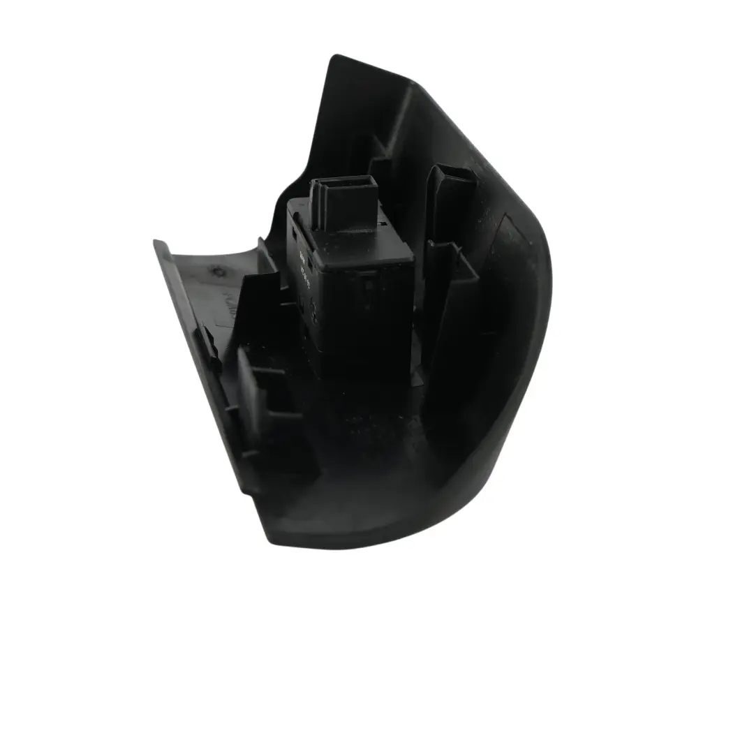 Panneau Commande Lève-Vitre Porte Arrière Droite YUF000072 pour Range Rover L322 à propos du numéro de pièce 6901283 Range Rover L322 Panneau Commande Lève-Vitre Porte Arrière Droite YUF000072 - SKU 6901283 - Numéro de pièce 6901283