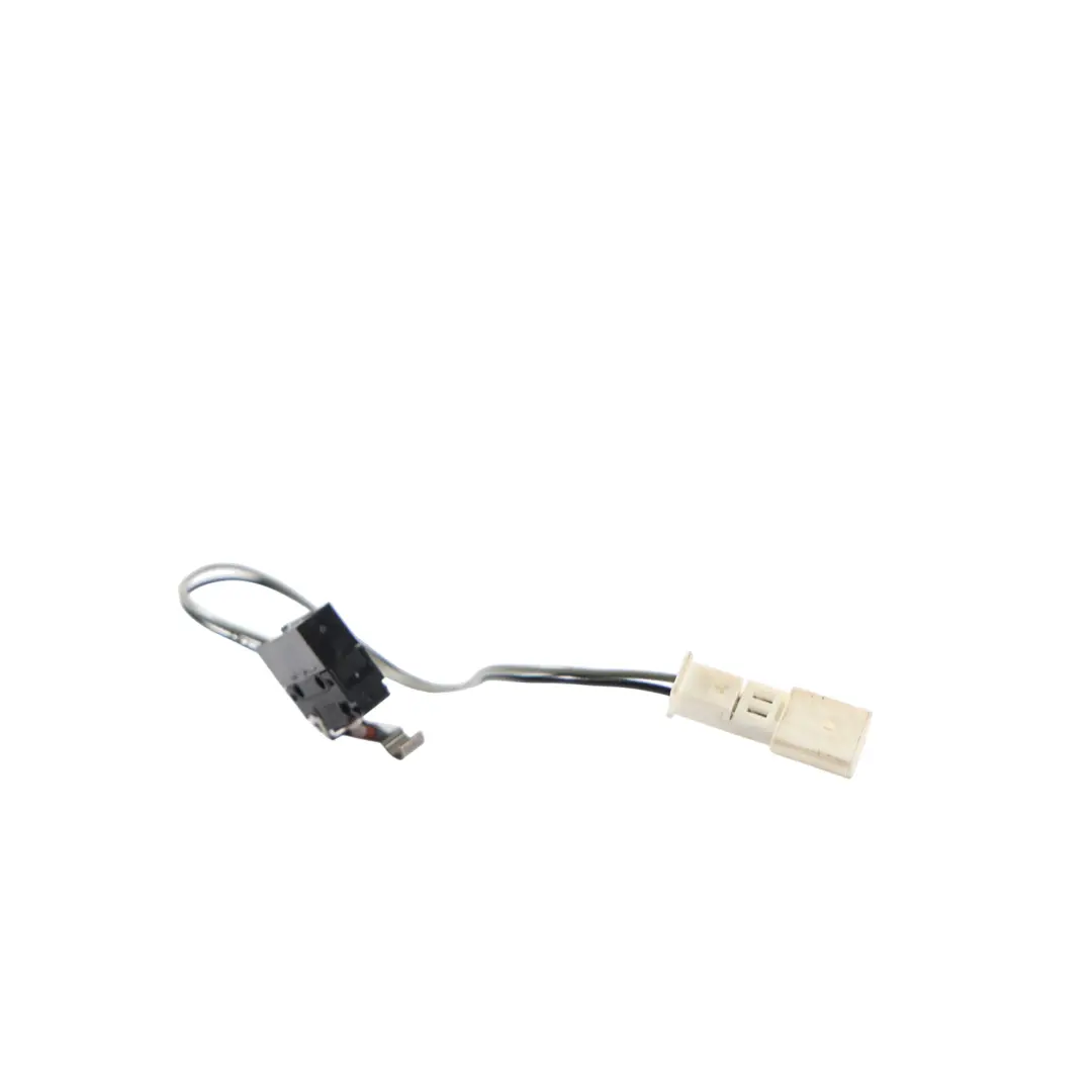 Consola Trasera Microswitch Botón Cableado para BMW Z4 E85 con número de pieza 6910426 BMW Z4 E85 Consola Trasera Microswitch Botón Cableado - SKU 6910426 - Número de pieza 6910426